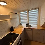 Cozy Vintage Apartment *