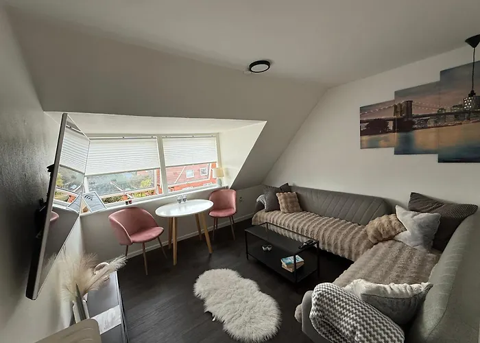 Hel Aendre Men Hyggelig